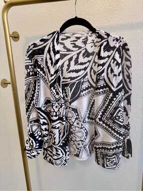 Chico’s Black & White Patterned Open-Front Cardigan